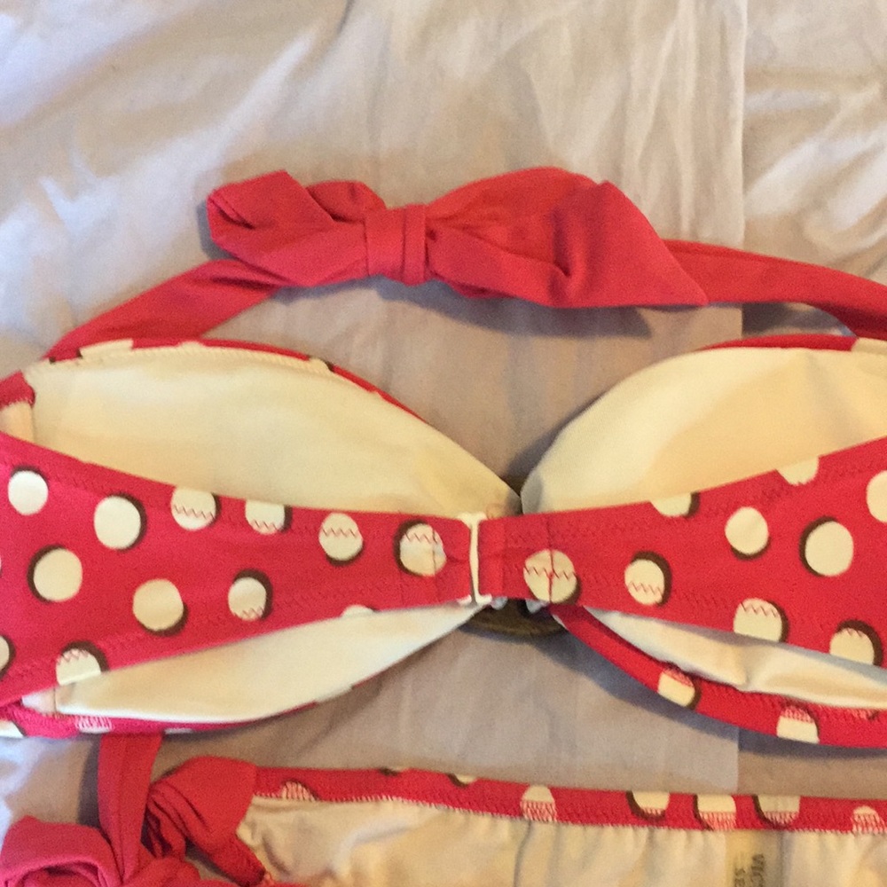 Bikini - Picture 3 of 4